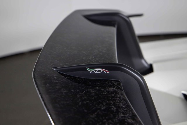 Used 2018 Lamborghini Huracan Performante image 27