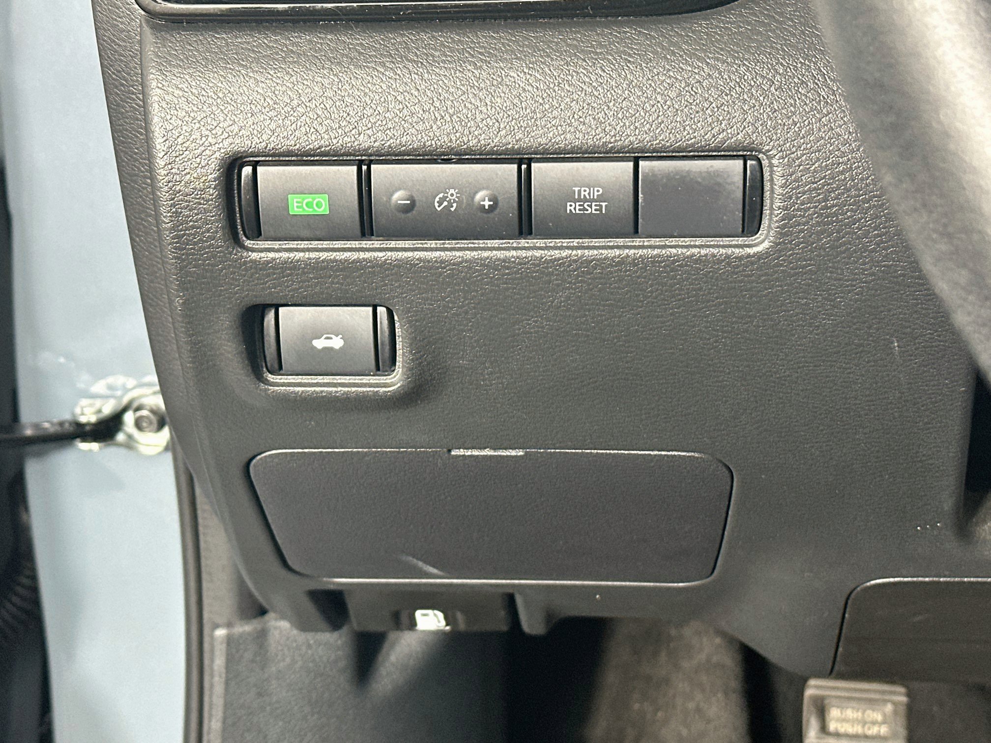 Used 2025 Nissan Sentra SV FWD image 16