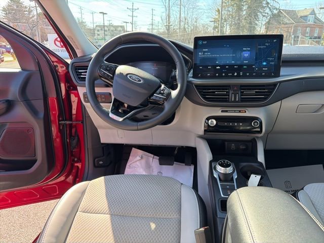 Used 2025 Ford Escape SE image 16