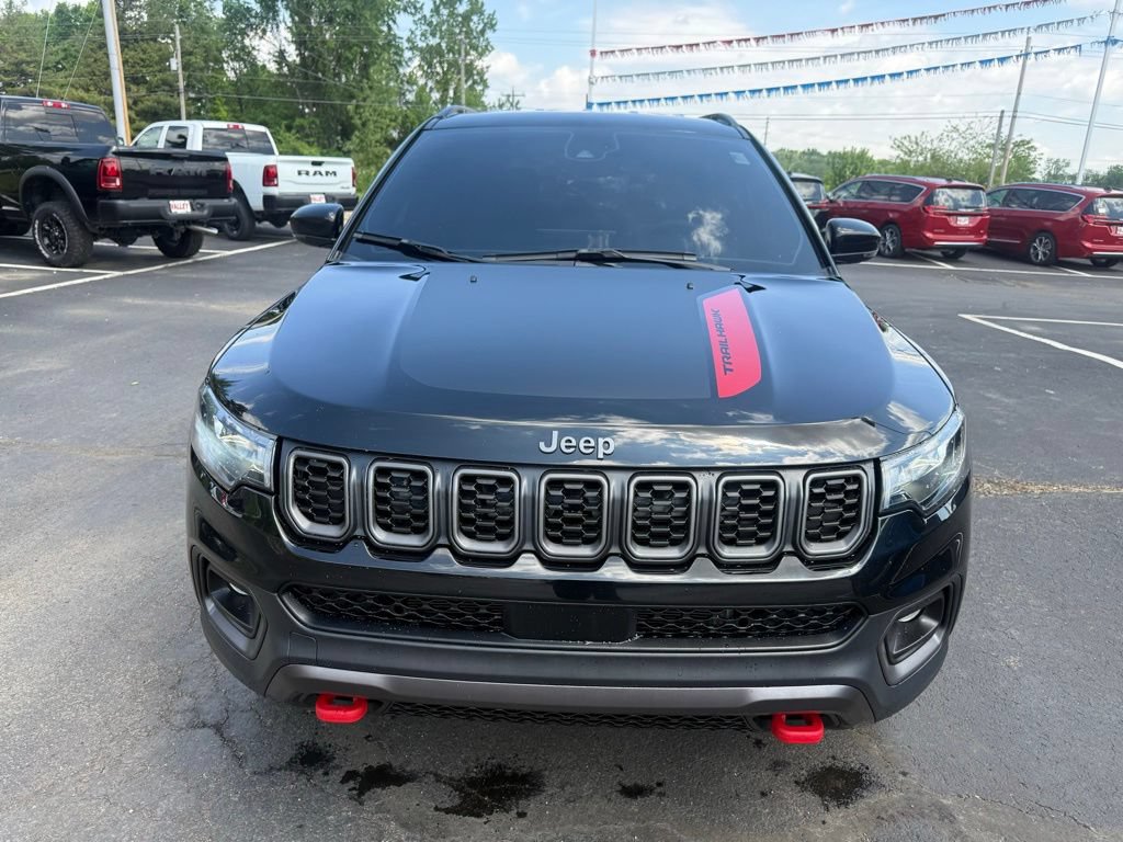 Used 2024 Jeep Compass Trailhawk AWD/4WD image 3