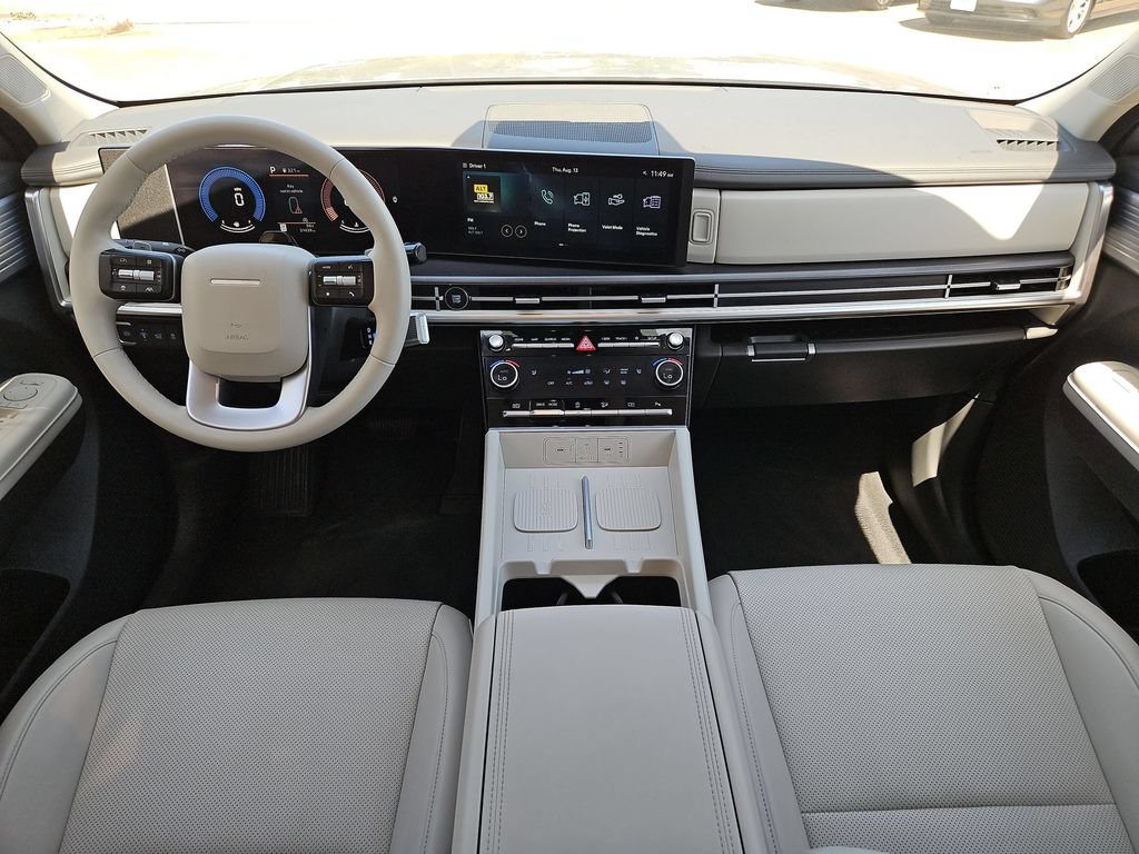 Used 2025 Hyundai Santa Fe SEL FWD image 26