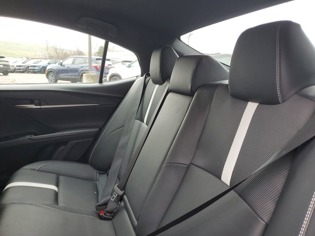 Used 2025 Toyota Camry SE image 28