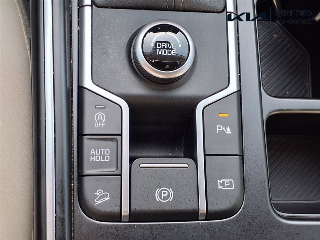 Certified 2025 Kia Sorento S image 9