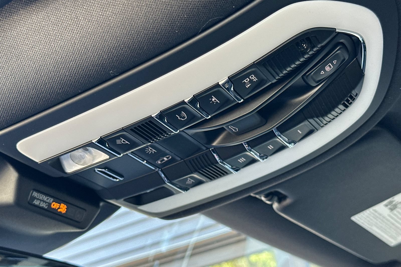 New 2026 Porsche Macan AWD/4WD image 21
