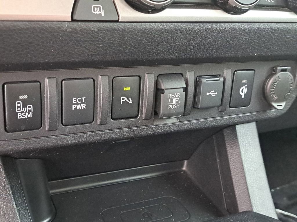 Certified 2022 Toyota Tacoma Limited image 24