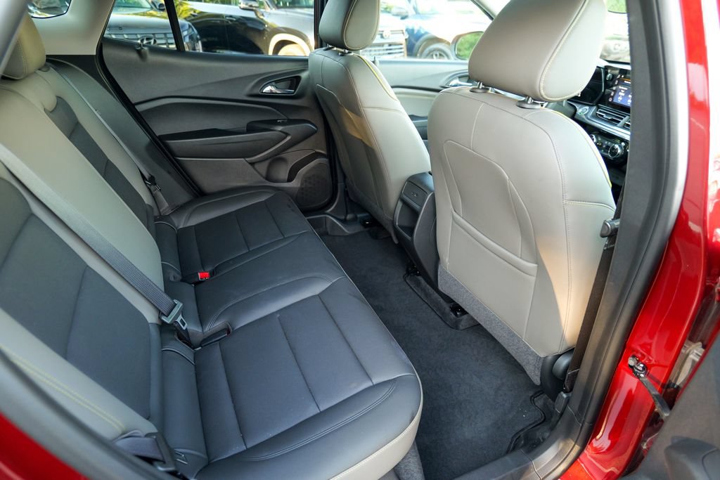 Used 2024 Chevrolet Trax ACTIV w/ Sunroof Package FWD image 28