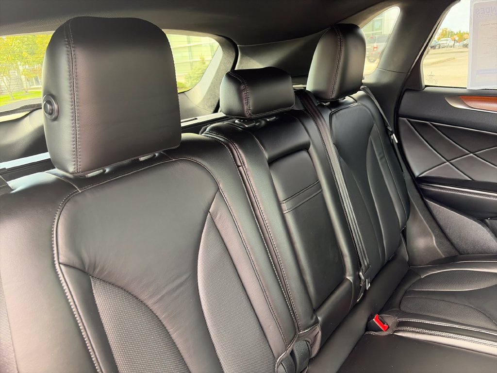 Used 2019 Lincoln MKC Select w/ Select Plus Package FWD image 35