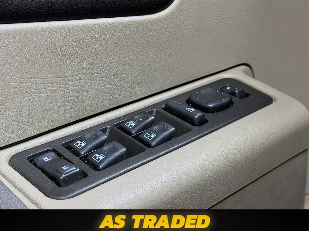 Used 2004 HUMMER H2 w/ Preferred Equipment Group image 17