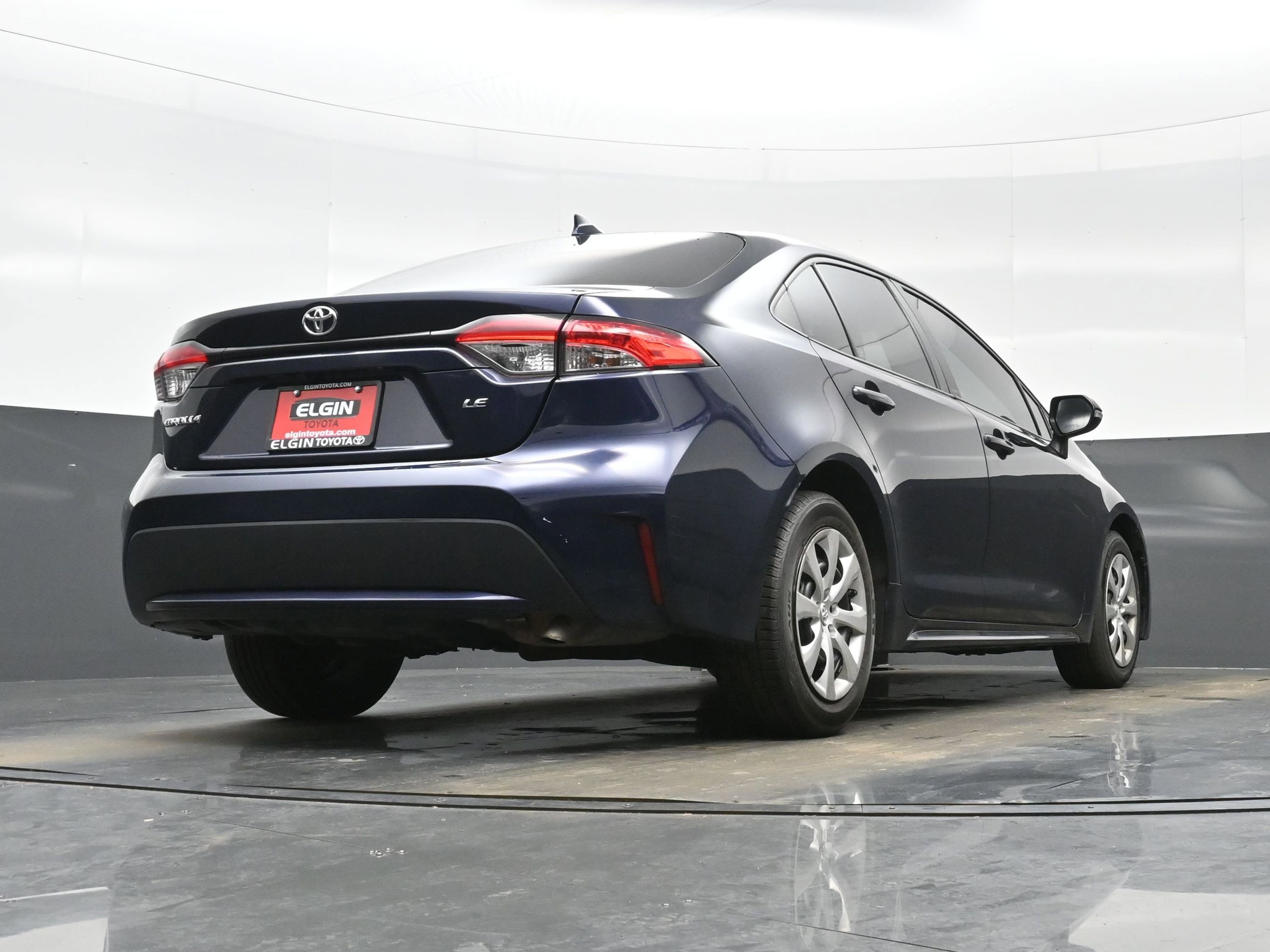 Used 2022 Toyota Corolla LE FWD image 28