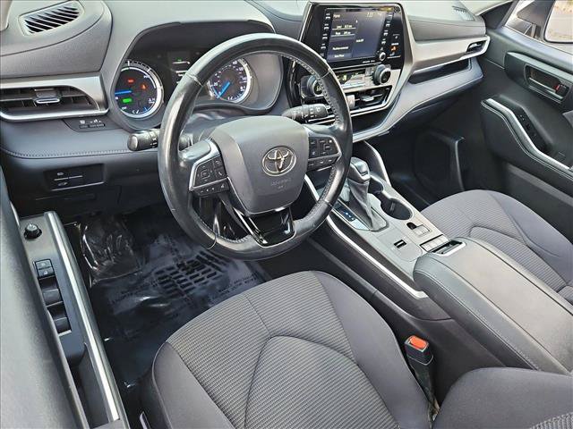 Used 2020 Toyota Highlander LE AWD/4WD image 10