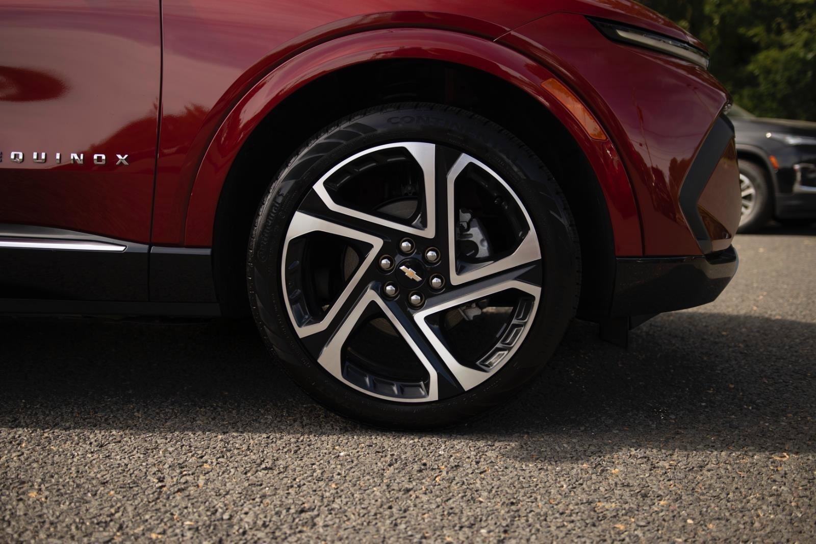 Used 2024 Chevrolet Equinox EV LT AWD/4WD image 27