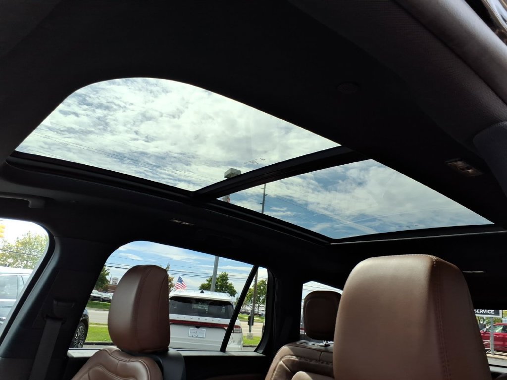 Certified 2023 Lincoln Aviator Reserve w/ Elements Package Plus AWD/4WD image 11