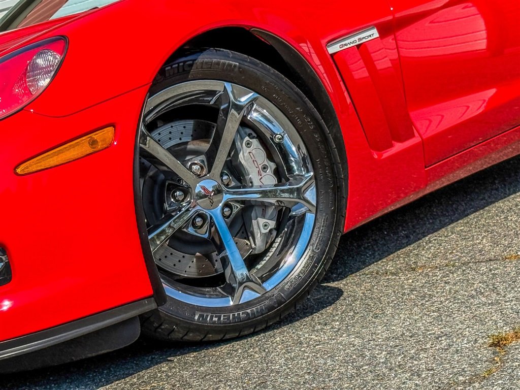 Used 2010 Chevrolet Corvette Grand Sport w/ Preferred Equipment Group image 9