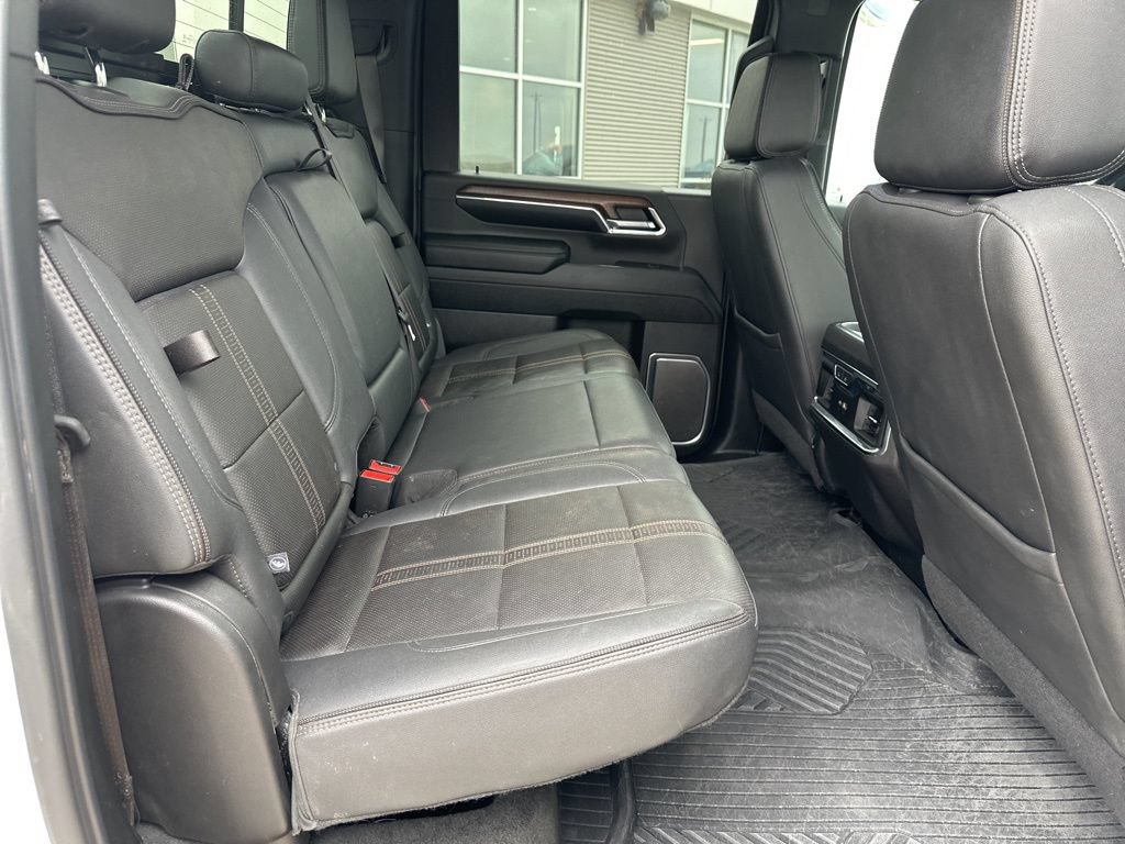 Used 2024 Chevrolet Silverado 2500 High Country w/ Technology Package AWD/4WD image 32