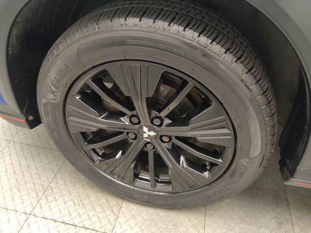Used 2019 Mitsubishi Eclipse Cross AWD image 31