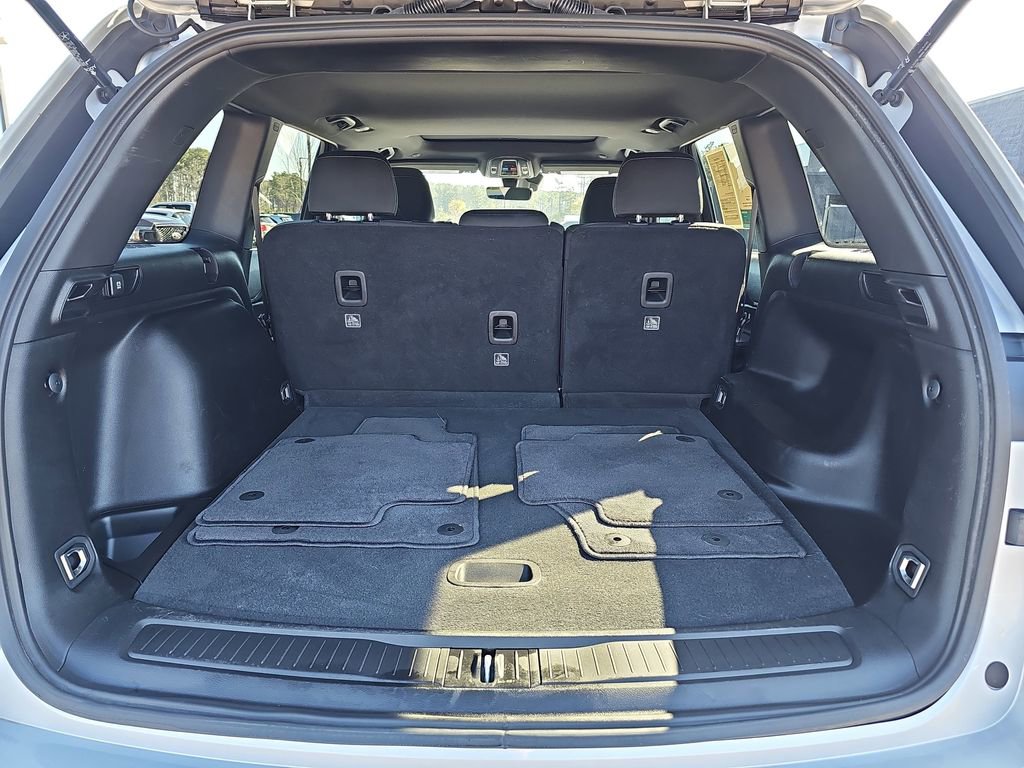 Used 2025 Jeep Grand Cherokee Laredo X w/ Trailer Tow Package image 14