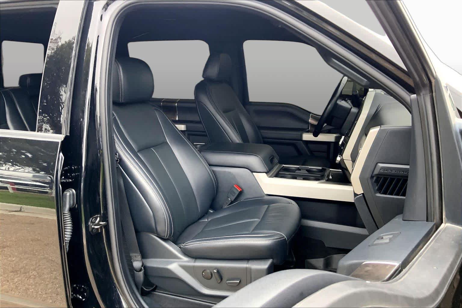 Used 2022 Ford F250 Lariat w/ Black Appearance Package AWD/4WD image 8