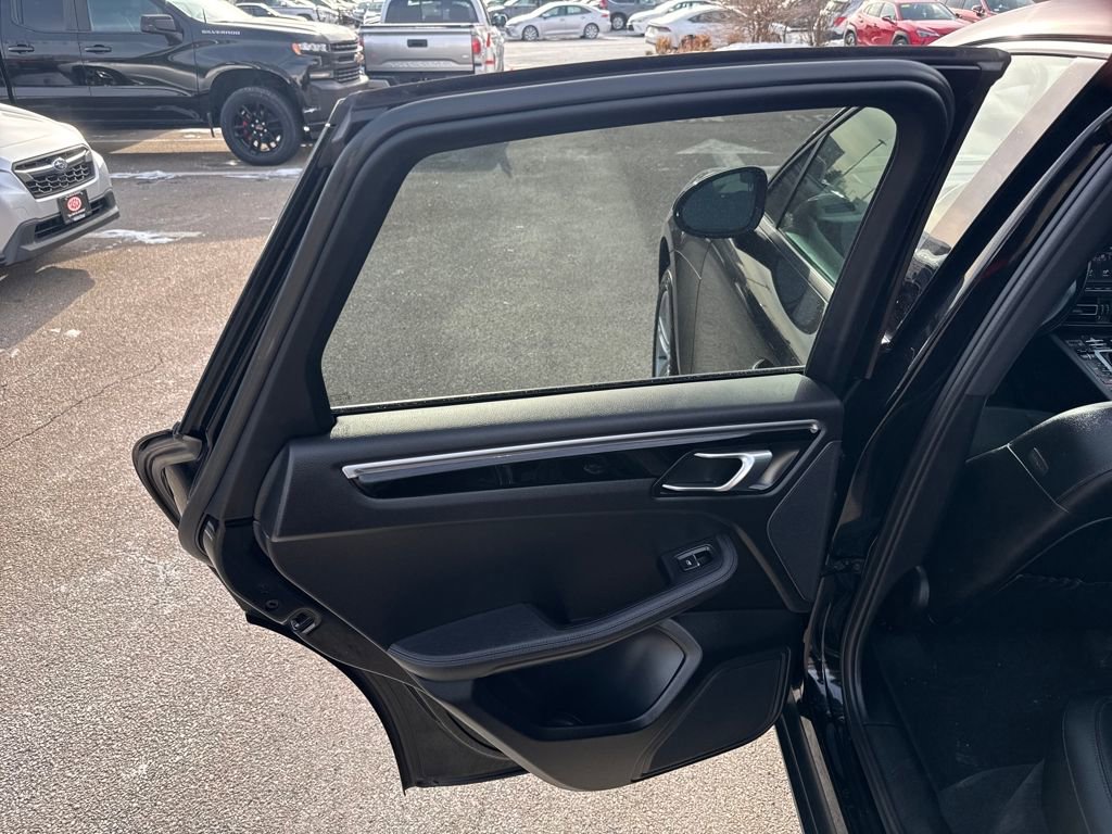 Used 2019 Porsche Macan Base image 39