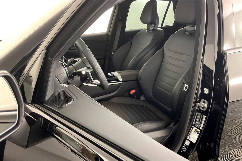 Used 2026 Mercedes-Benz GLC 300 4MATIC image 17
