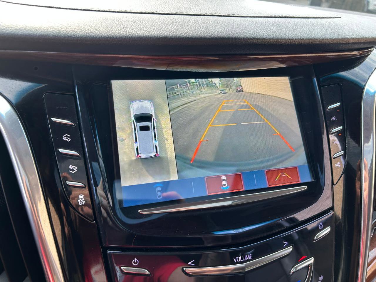 Used 2018 Cadillac Escalade ESV Luxury AWD/4WD image 21