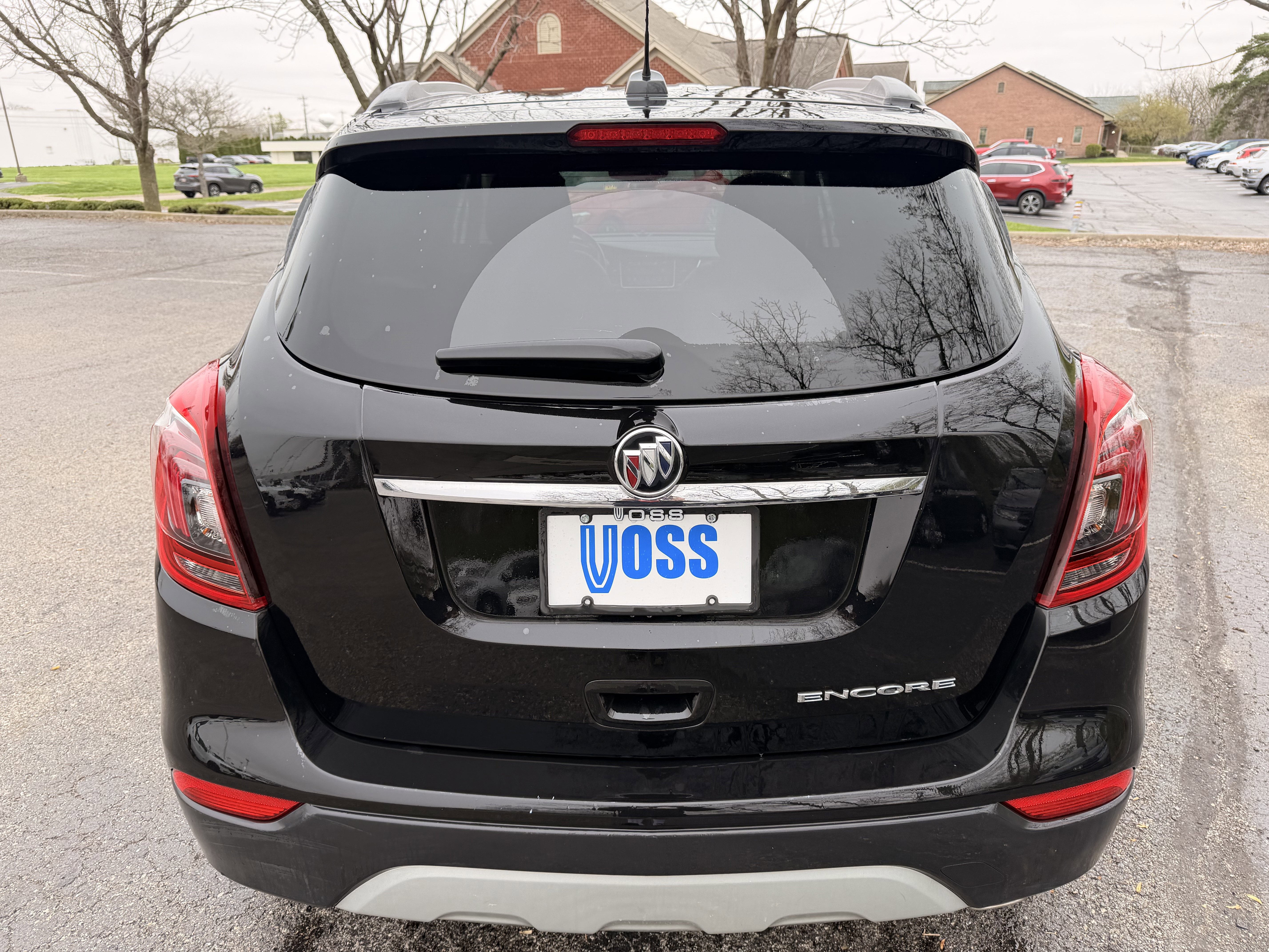 Used 2021 Buick Encore Preferred w/ Safety Package FWD image 4