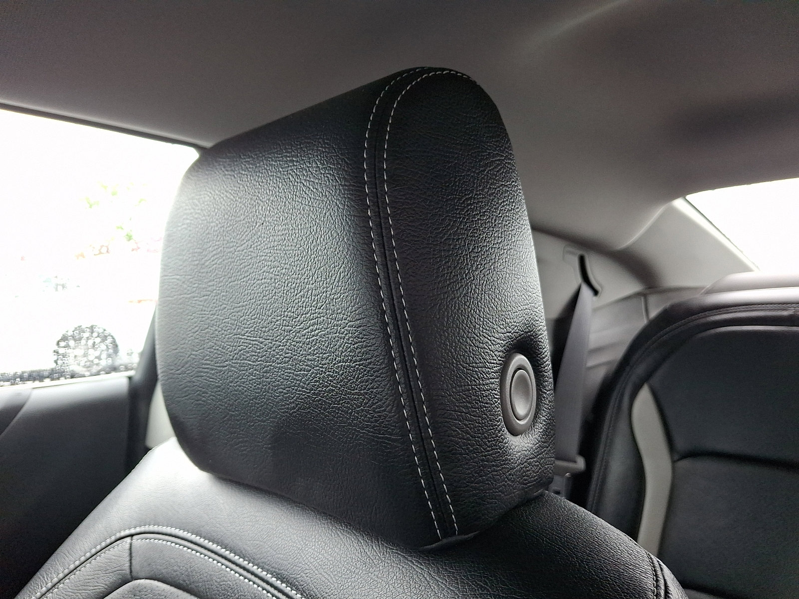 Used 2020 Chevrolet Camaro LT w/ Technology Package RWD image 13