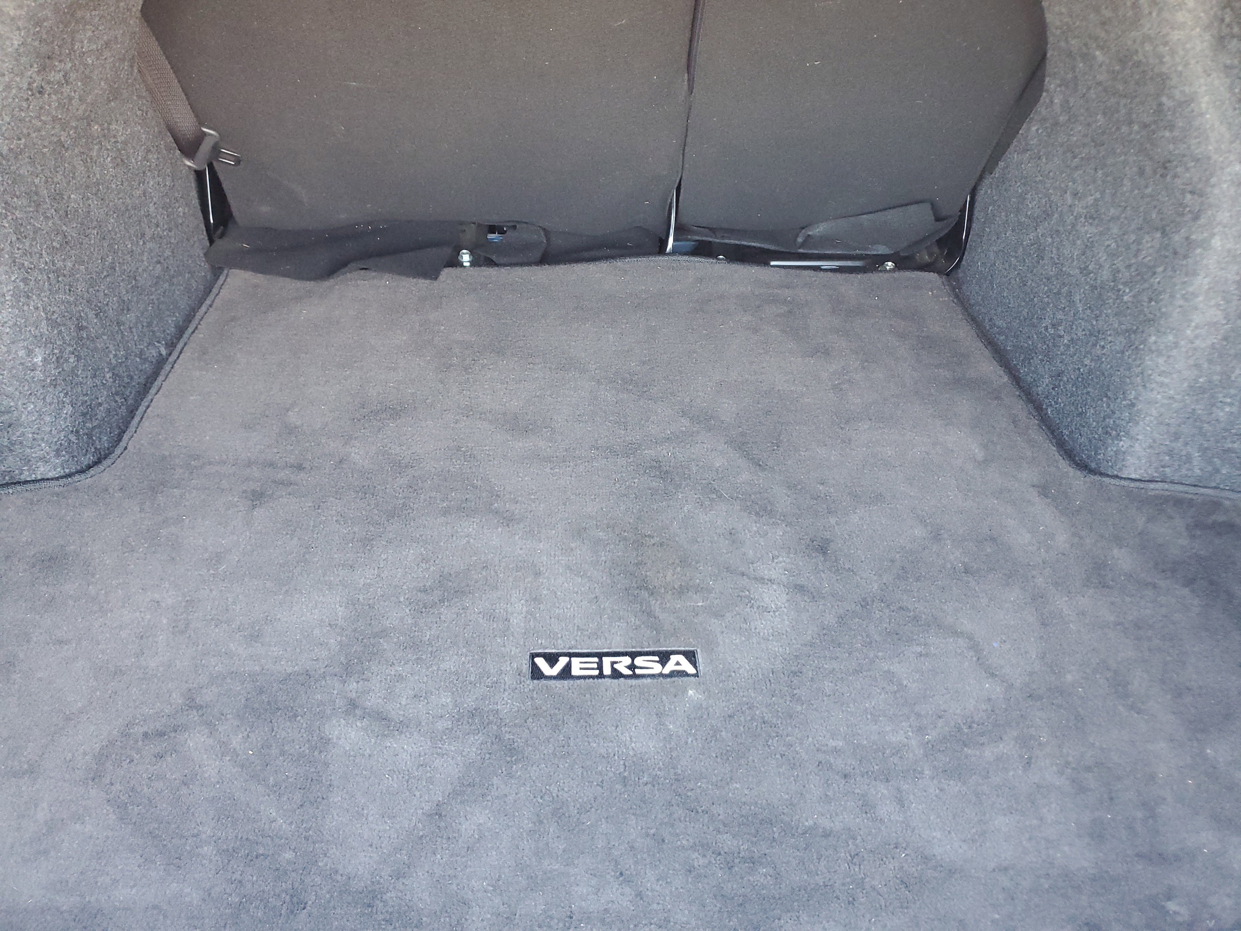 Used 2024 Nissan Versa SR image 24