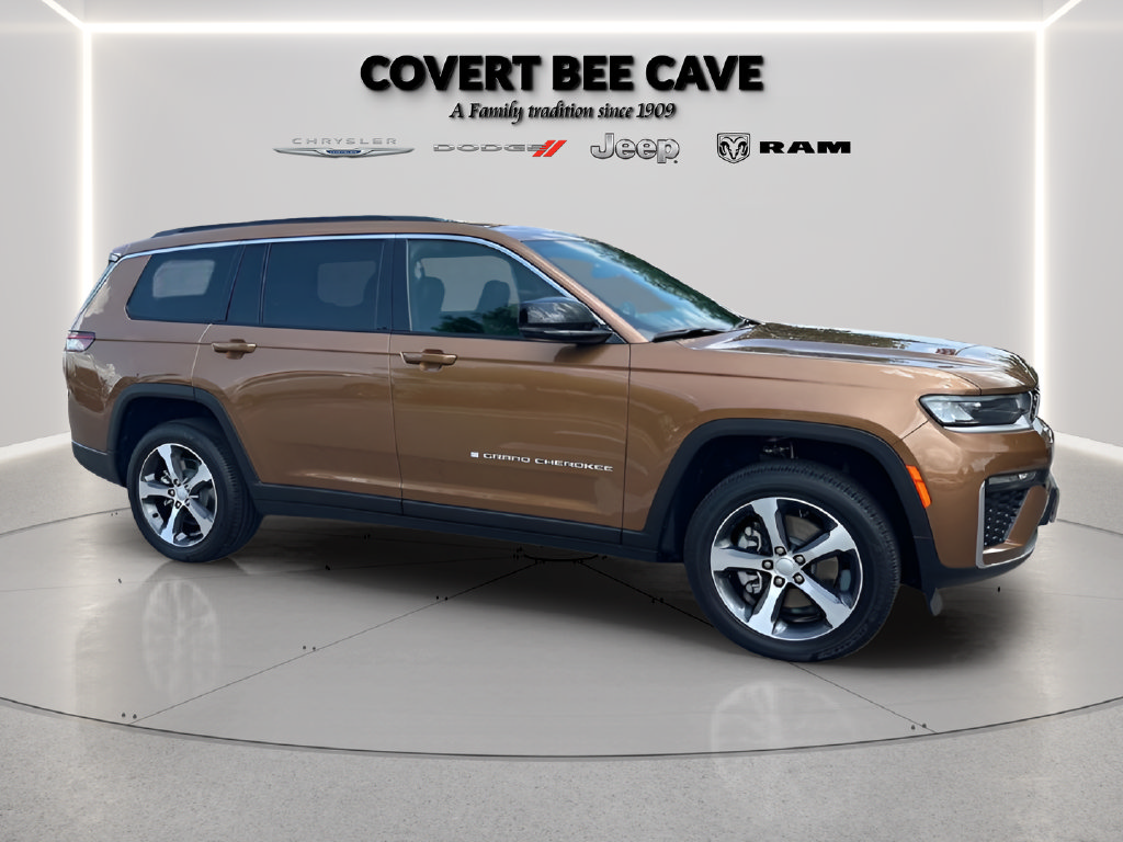 New 2026 Jeep Grand Cherokee L Limited w/ Trailer Tow Package AWD/4WD image 13