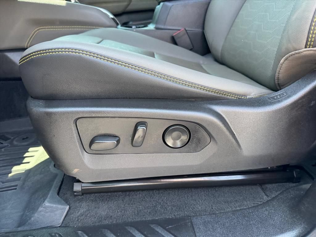 Used 2025 Chevrolet Colorado ZR2 AWD/4WD image 14