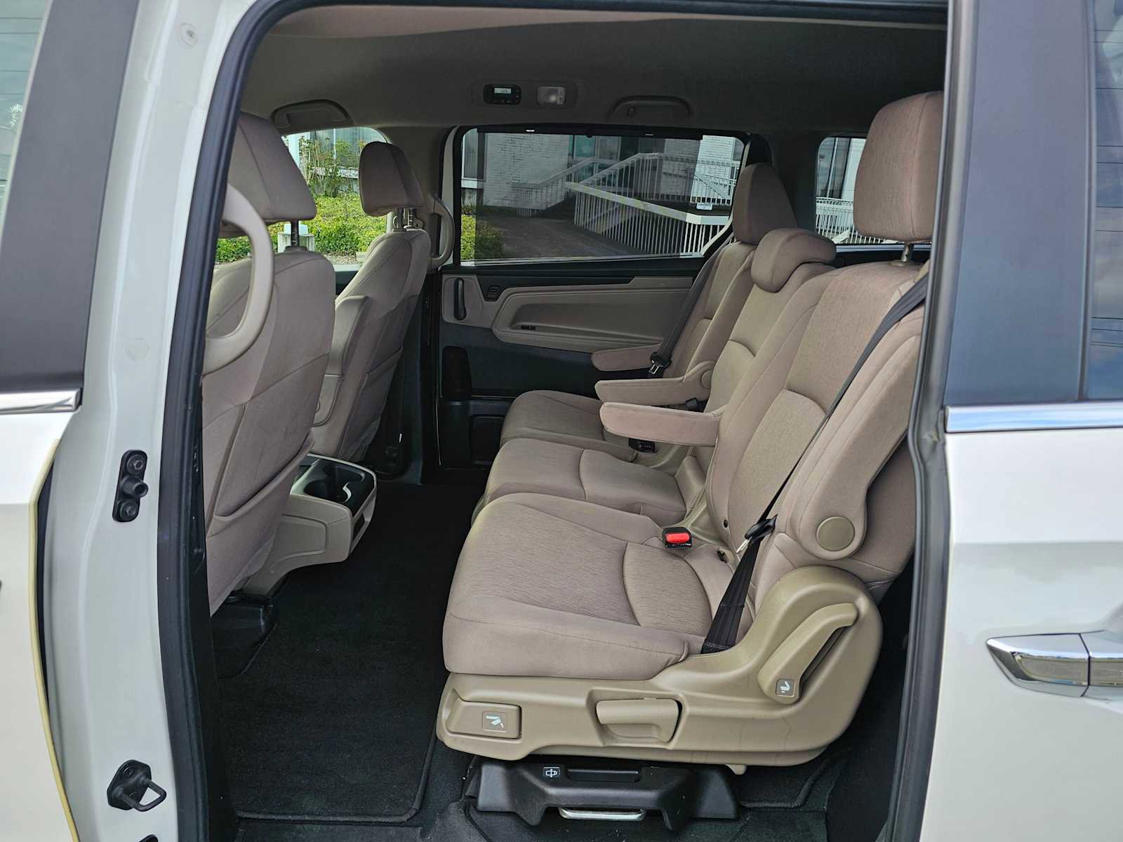 Used 2018 Honda Odyssey EX image 16