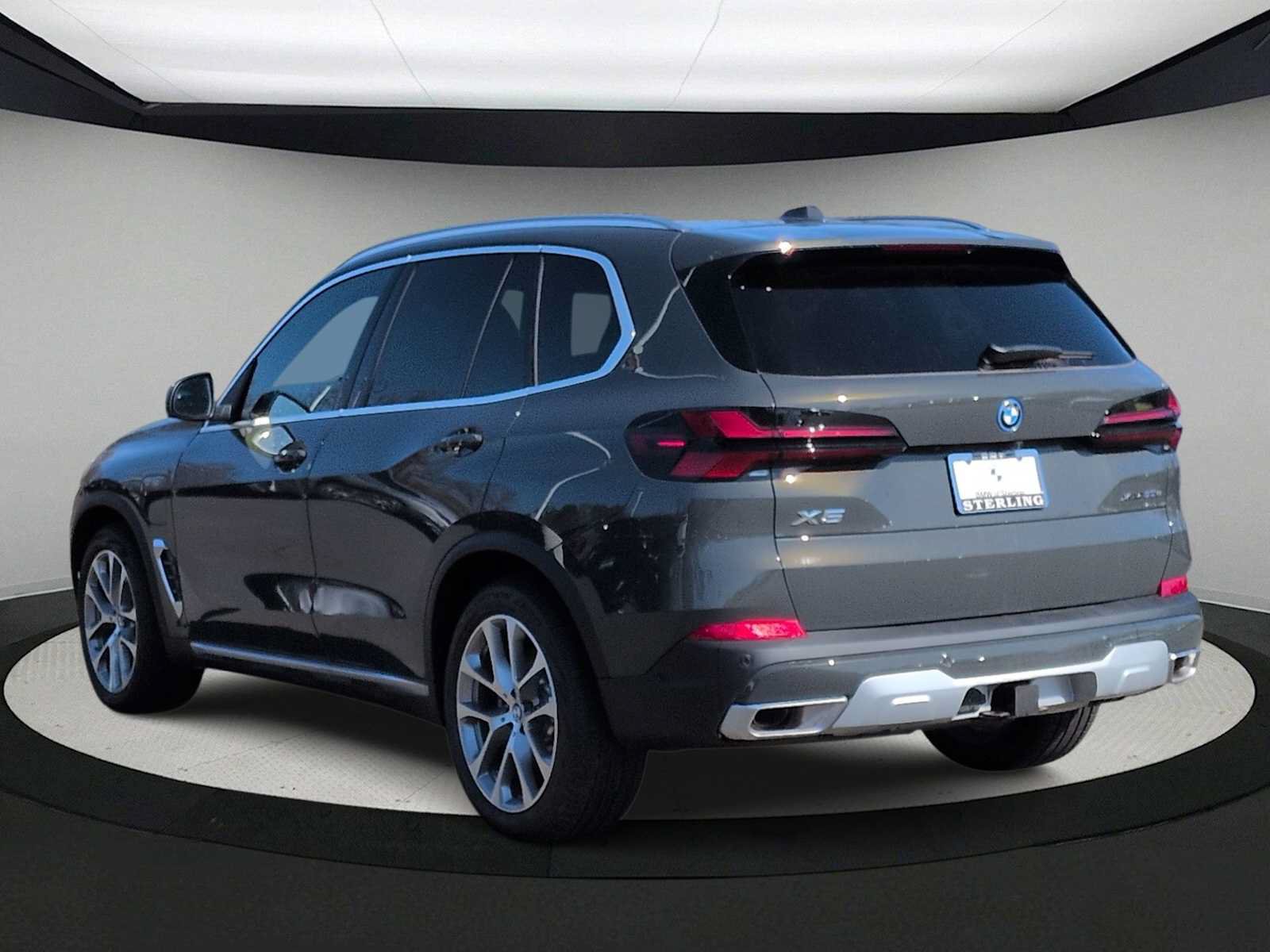 Used 2026 BMW X5 xDrive50e AWD/4WD image 6