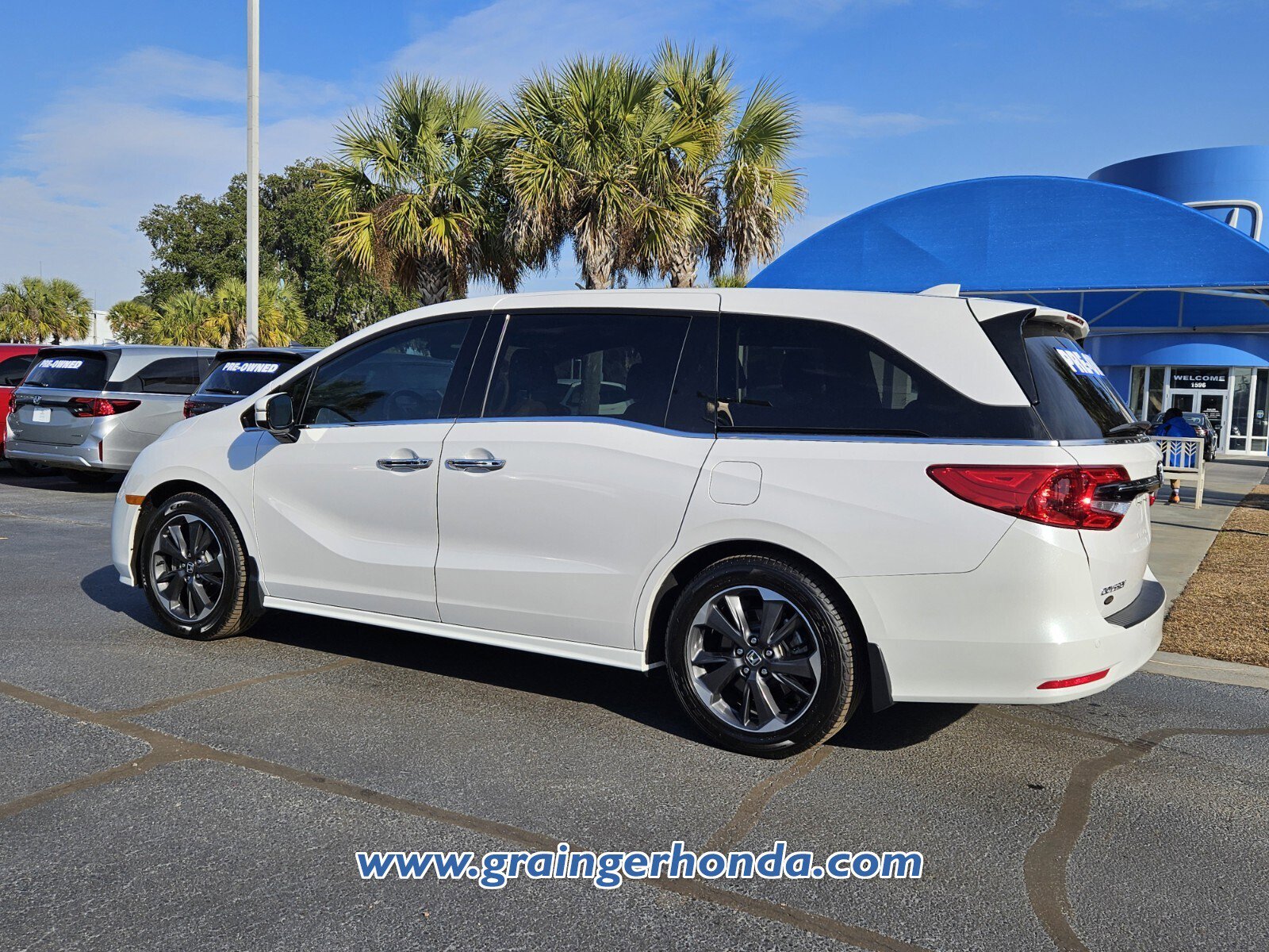 Certified 2024 Honda Odyssey Elite image 3