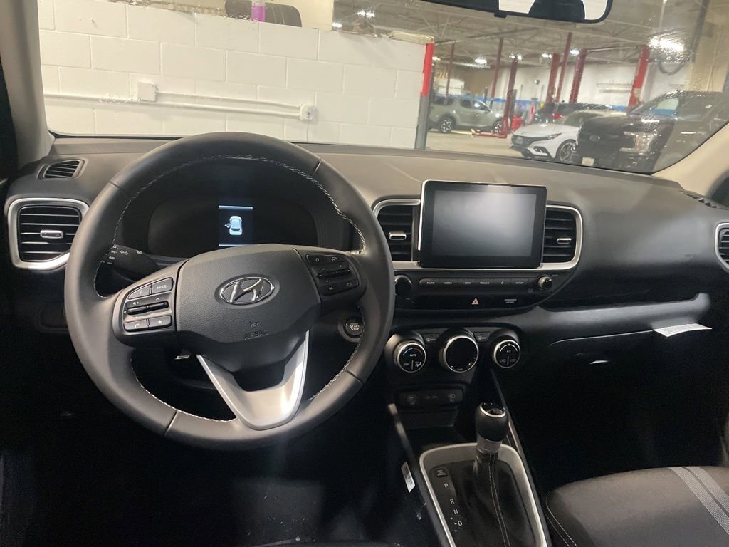 New 2025 Hyundai Venue SEL image 16