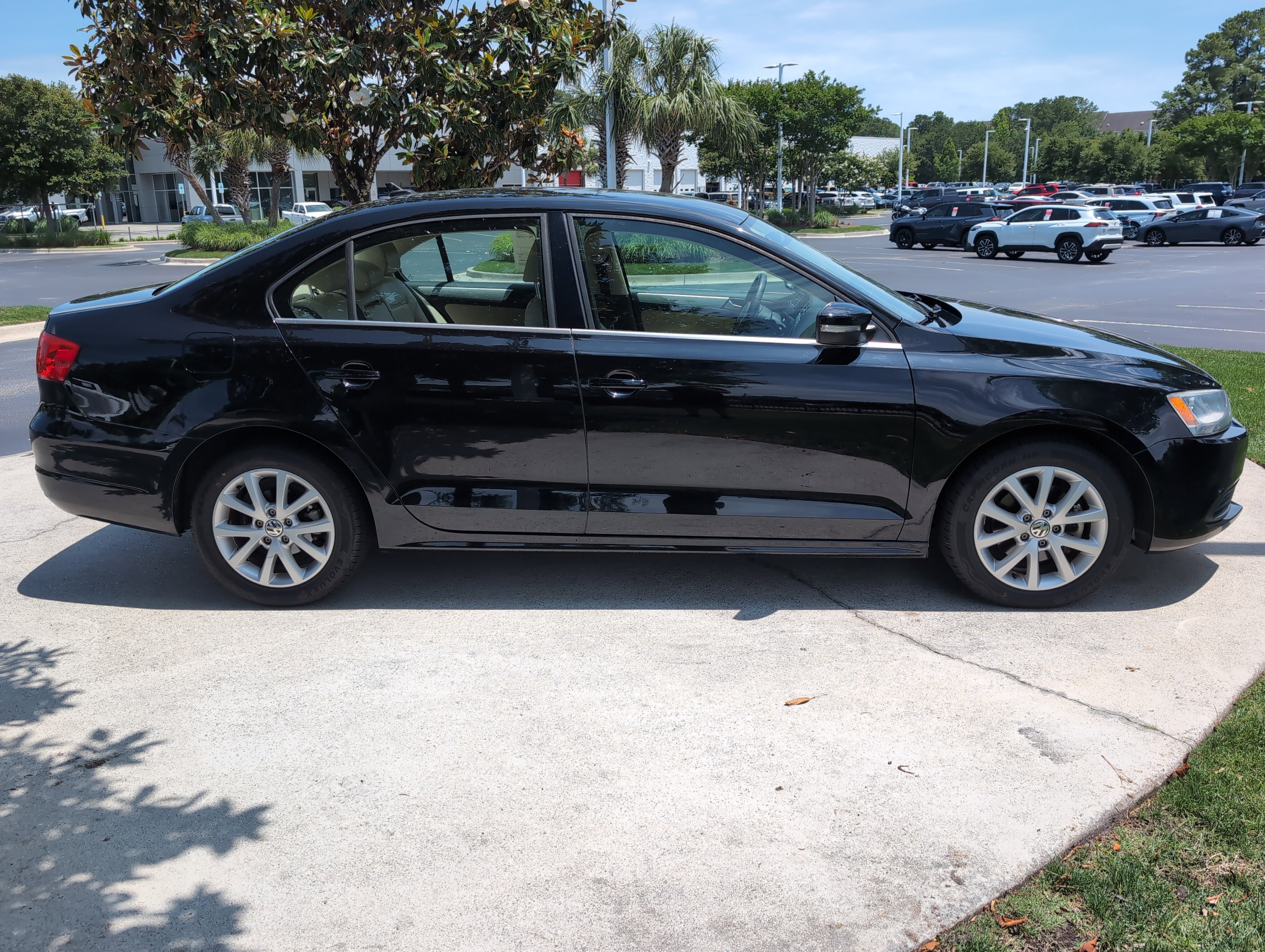 Used 2014 Volkswagen Jetta SE FWD image 11