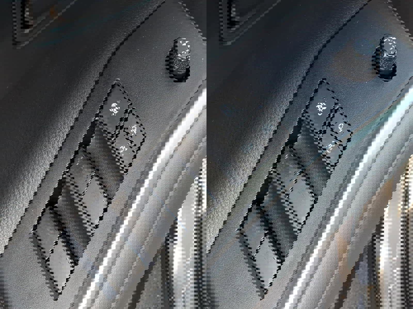 Used 2023 Toyota Highlander L image 24