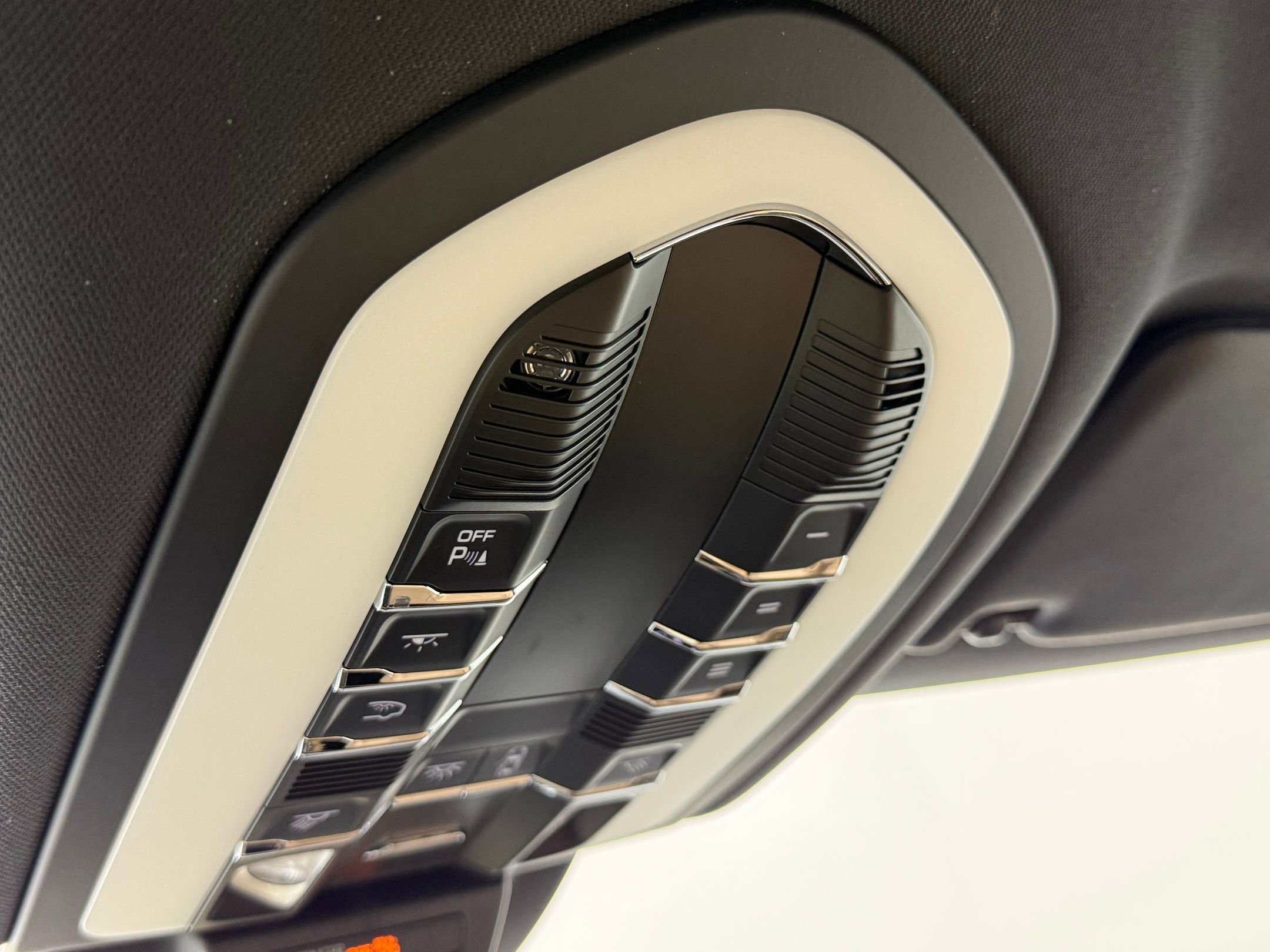 New 2025 Porsche Macan image 22