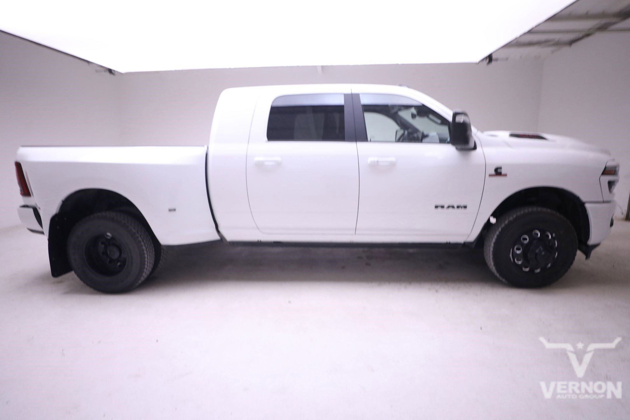 New 2025 RAM 3500 Laramie image 7