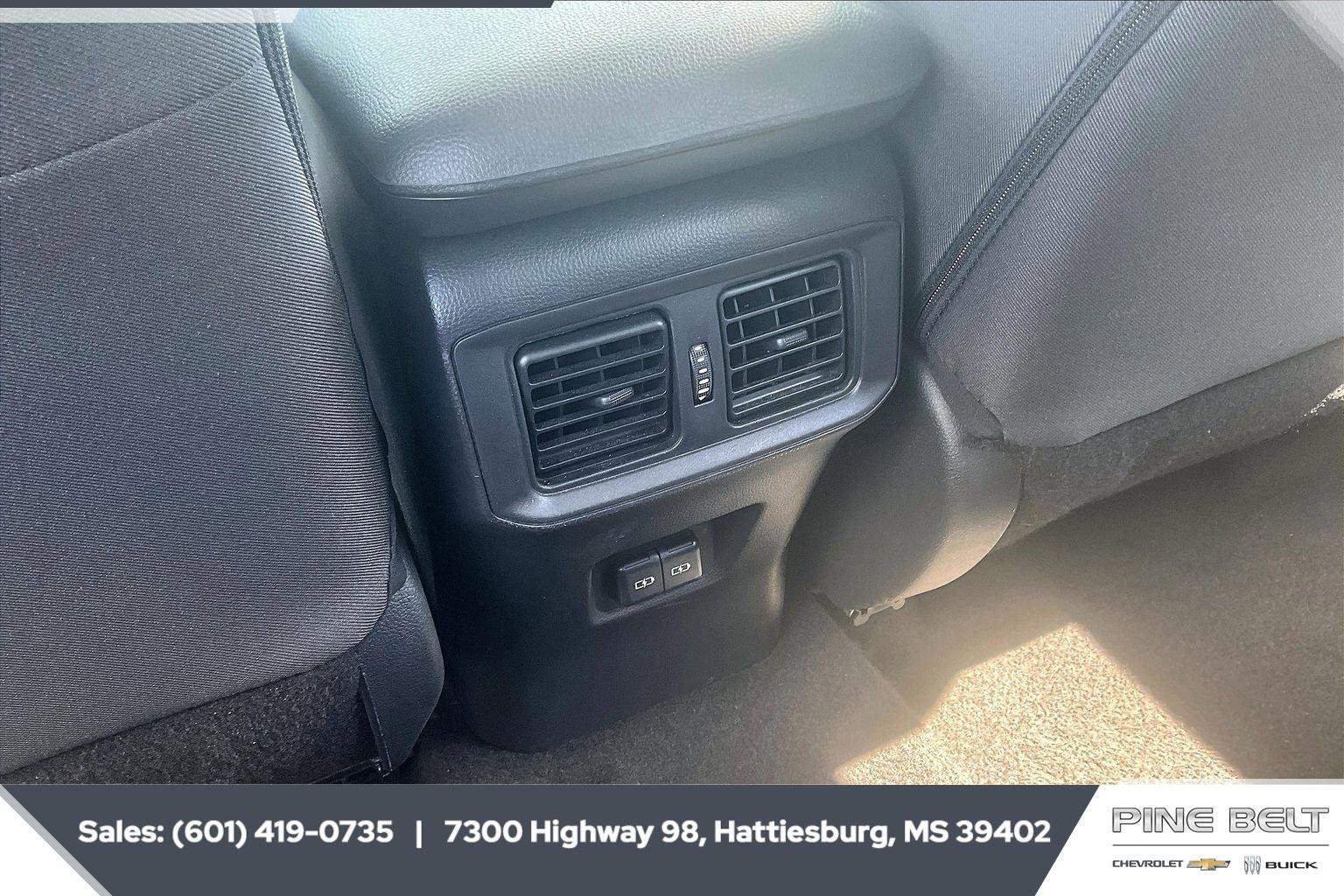 Used 2025 Toyota RAV4 XLE AWD/4WD image 25