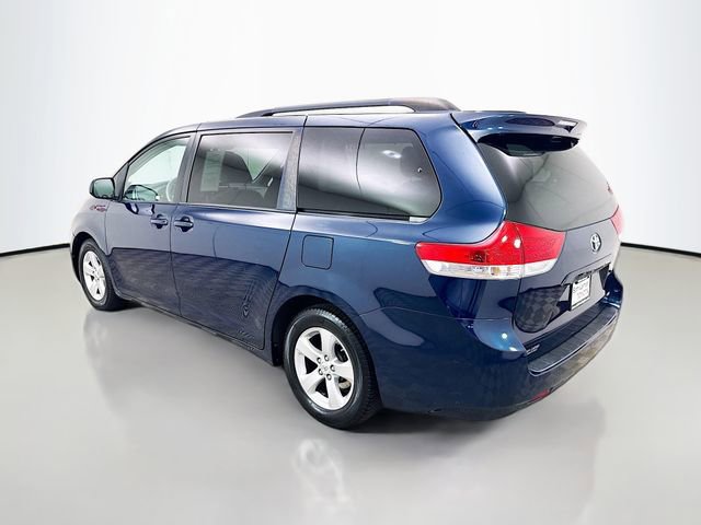 Used 2012 Toyota Sienna LE w/ Towing Pkg FWD image 5