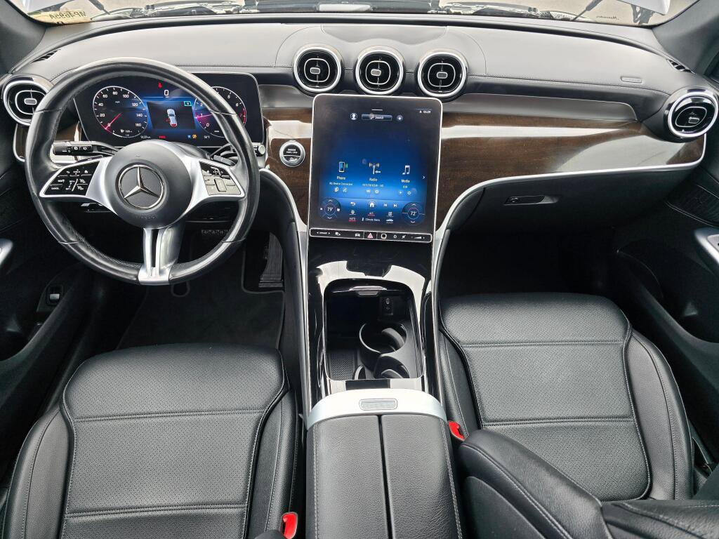 Used 2023 Mercedes-Benz GLC 300 4MATIC image 17