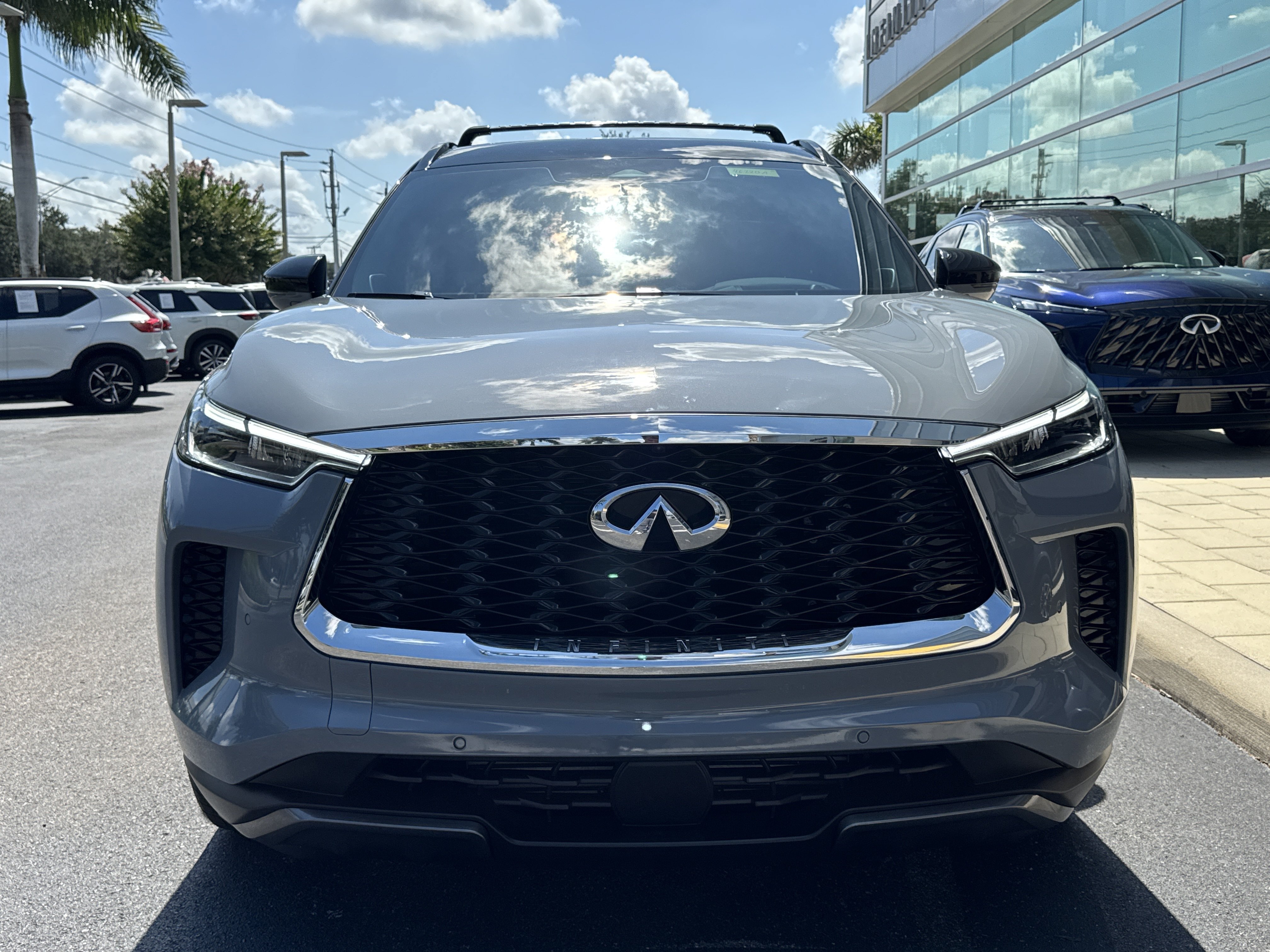 Certified 2025 INFINITI QX60 Autograph w/ Cargo Package AWD/4WD image 2