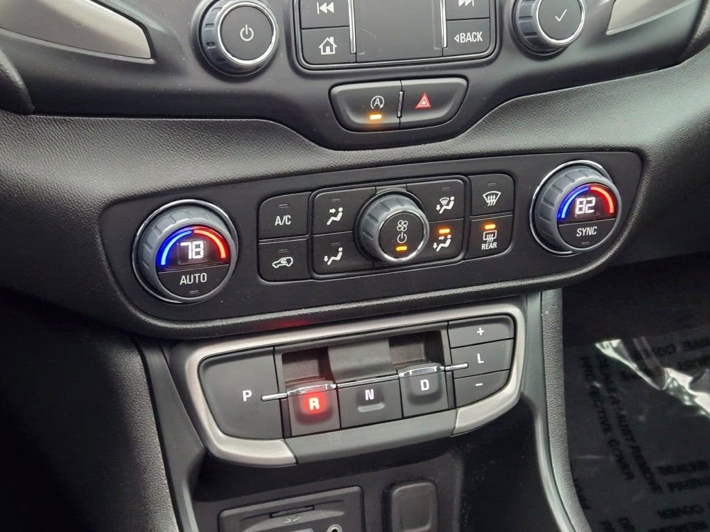 Used 2024 GMC Terrain AT4 w/ Infotainment Package II image 30