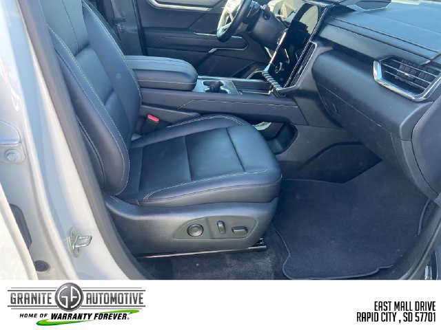 Used 2026 GMC Acadia Elevation w/ Elevation Premium Package AWD/4WD image 34