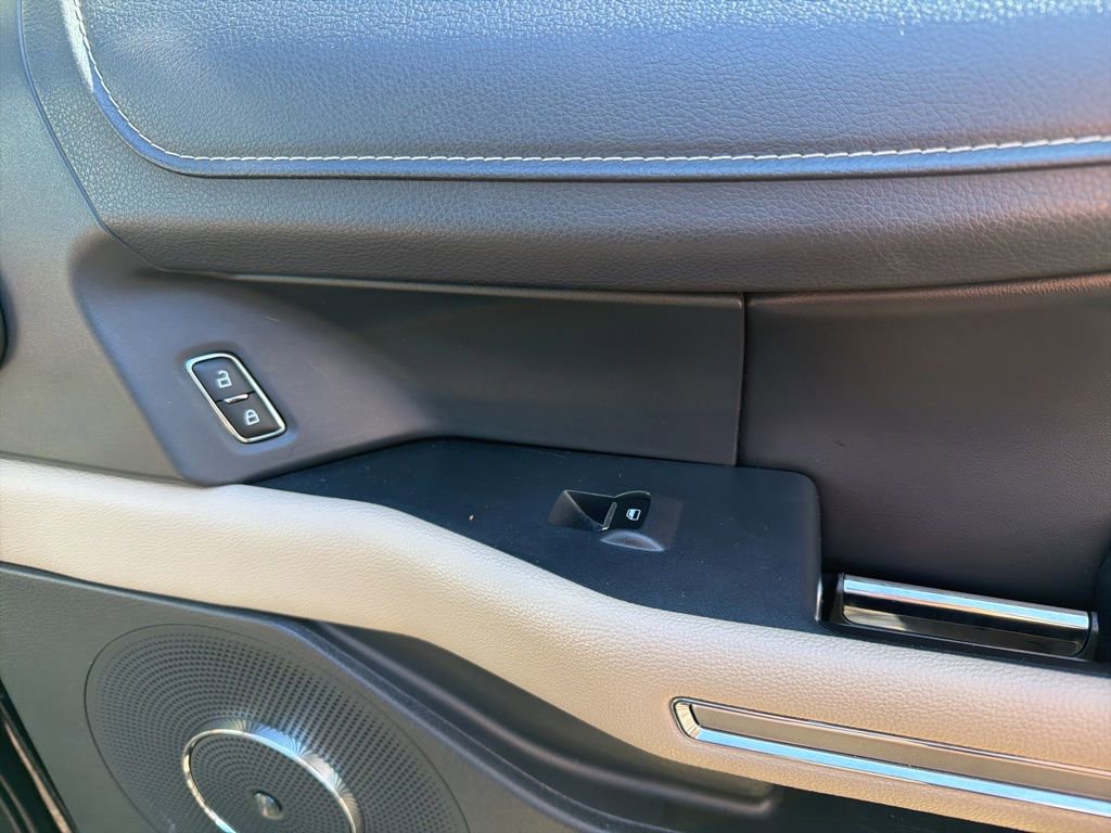 Used 2024 Ford Expedition Limited image 32