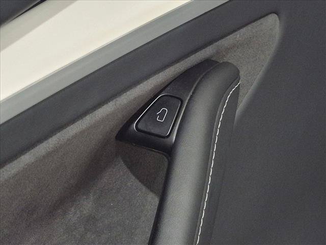 Used 2024 Tesla Model Y Long Range AWD/4WD image 12