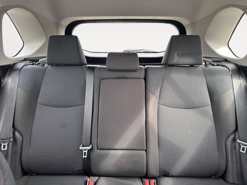 Used 2022 Toyota RAV4 LE w/ Carpet Mat Package (TMS) AWD/4WD image 23