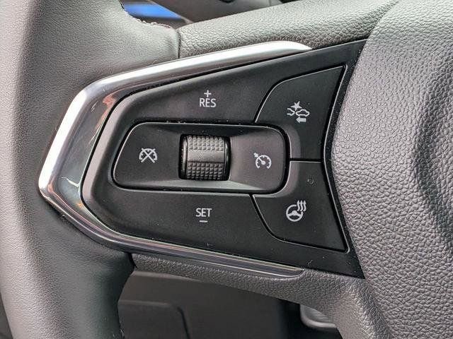 Used 2025 Chevrolet Trax LT w/ LT Convenience Package FWD image 19