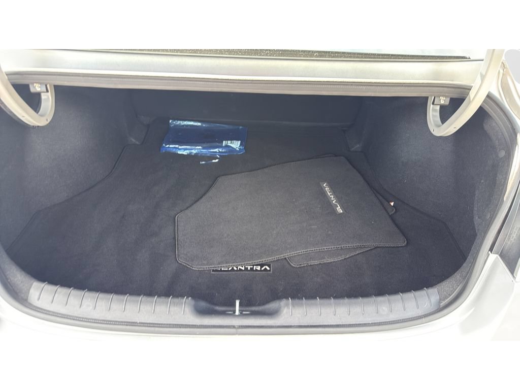Used 2022 Hyundai Elantra SEL FWD image 9