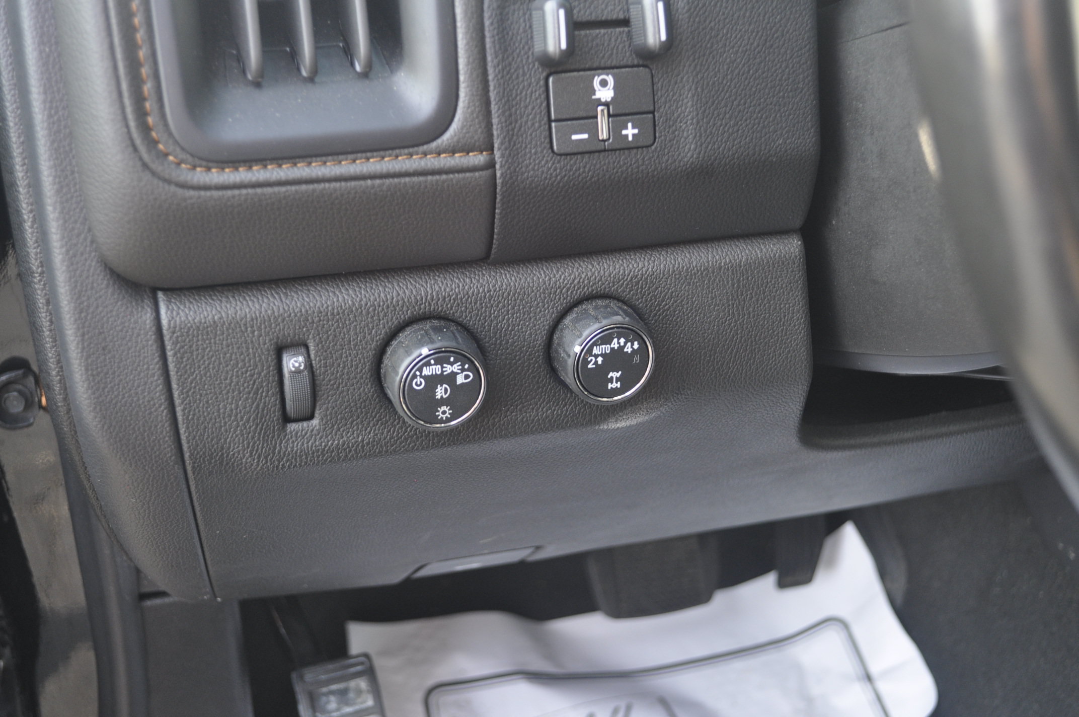Used 2022 GMC Canyon AT4 AWD/4WD image 16