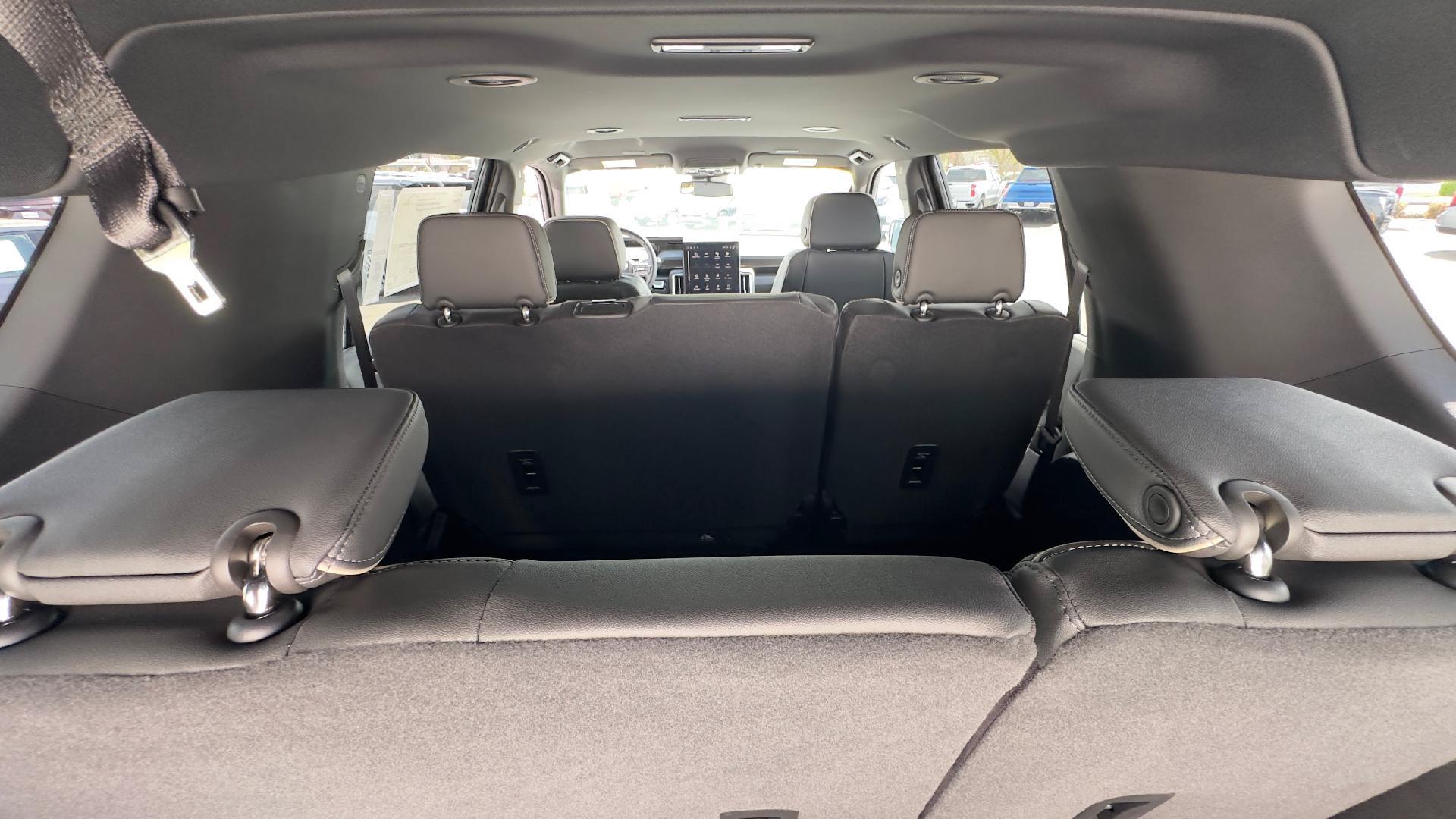 New 2026 GMC Yukon XL Elevation AWD/4WD image 5